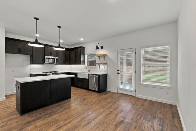 604 Brook View Drive, Van Alstyne, TX 75495
