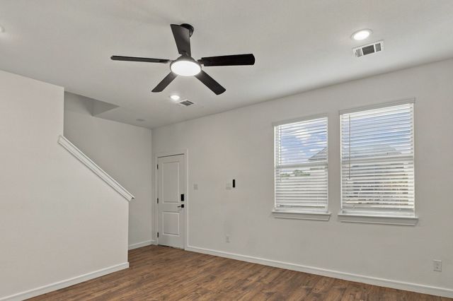 604 Brook View Drive, Van Alstyne, TX 75495