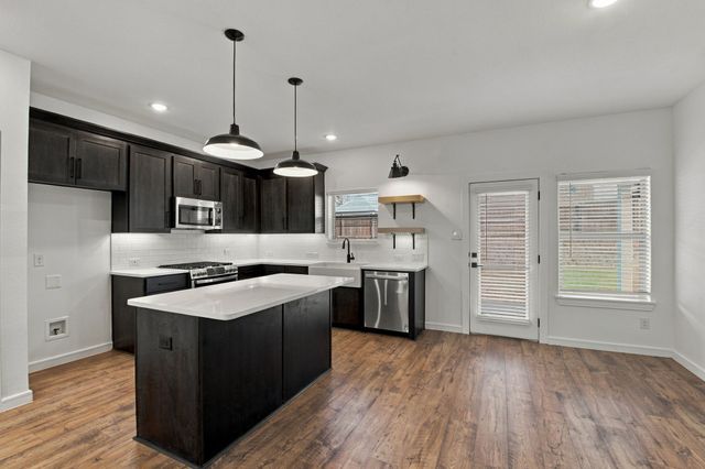 604 Brook View Drive, Van Alstyne, TX 75495