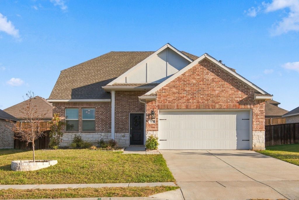 604 Brook View Drive, Van Alstyne, TX 75495