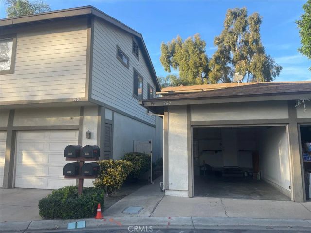 960 Pinyon Court, Ontario, CA 91762