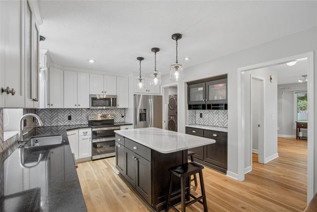 5757 Beechtree Drive, West Des Moines, IA 50266