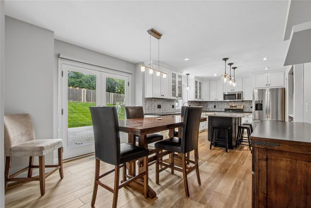 5757 Beechtree Drive, West Des Moines, IA 50266