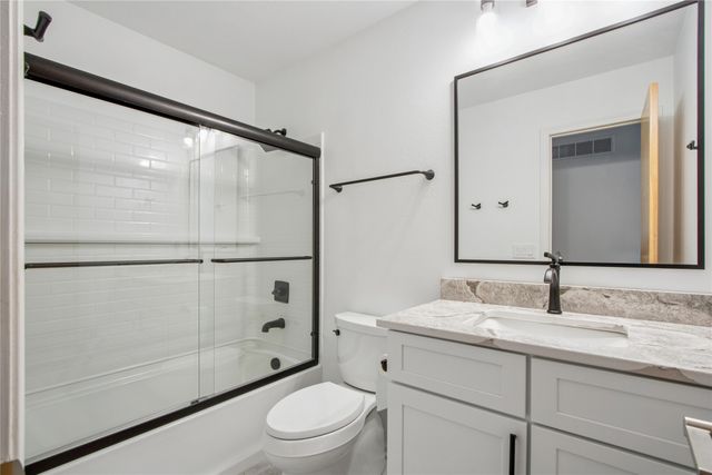 5757 Beechtree Drive, West Des Moines, IA 50266