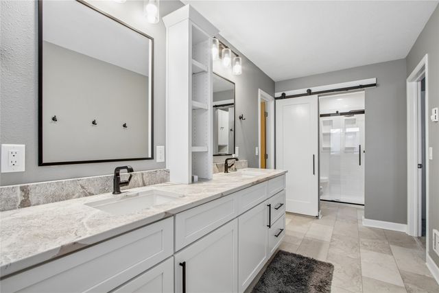 5757 Beechtree Drive, West Des Moines, IA 50266