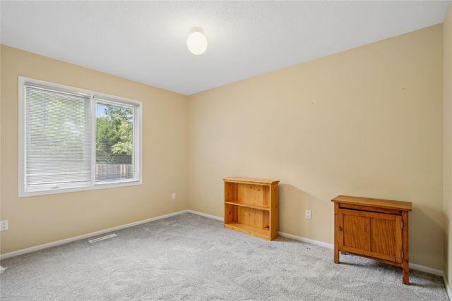 5757 Beechtree Drive, West Des Moines, IA 50266