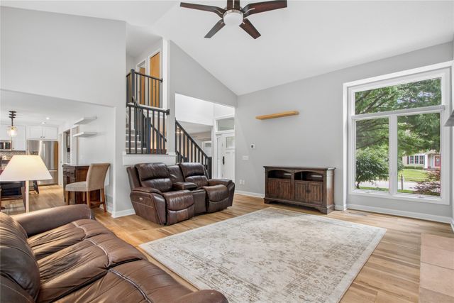 5757 Beechtree Drive, West Des Moines, IA 50266