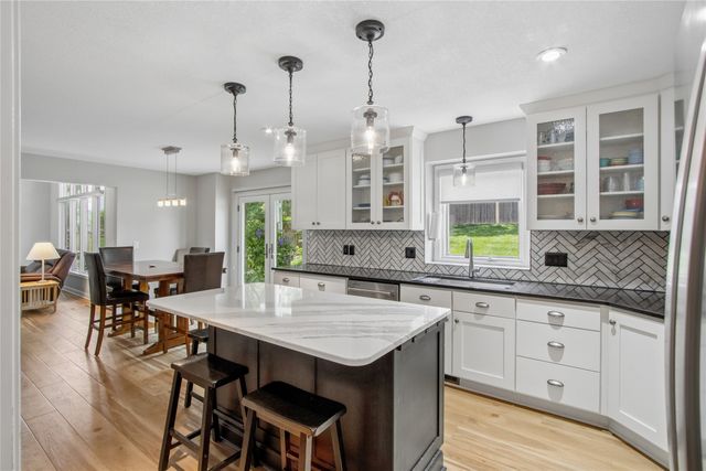 5757 Beechtree Drive, West Des Moines, IA 50266