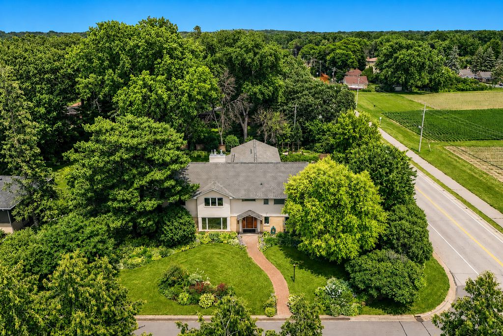 14 Mid Oaks Road, Roseville, MN 55113 — exterior