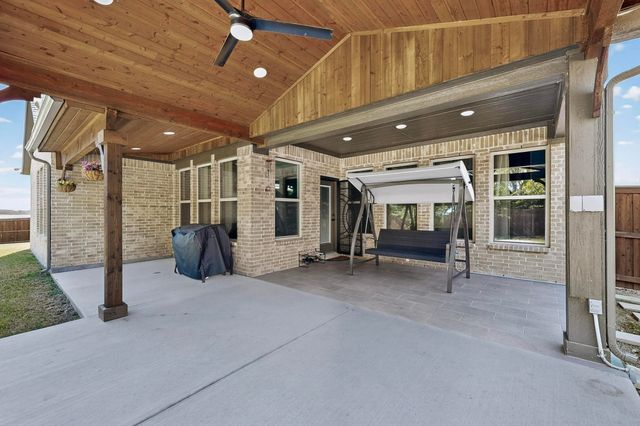 1717 Roadrunner Drive, Little Elm, TX 75068