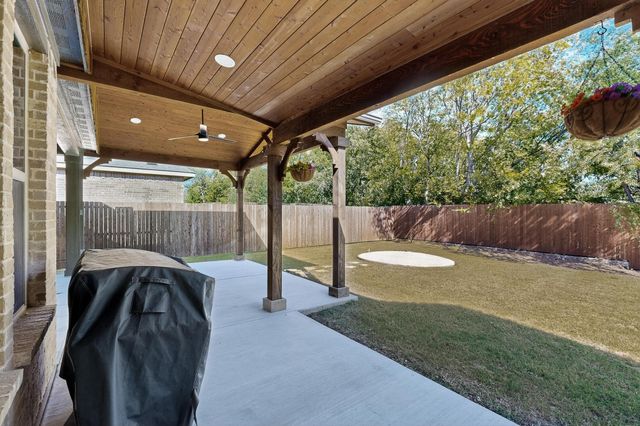 1717 Roadrunner Drive, Little Elm, TX 75068