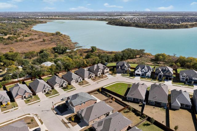 1717 Roadrunner Drive, Little Elm, TX 75068