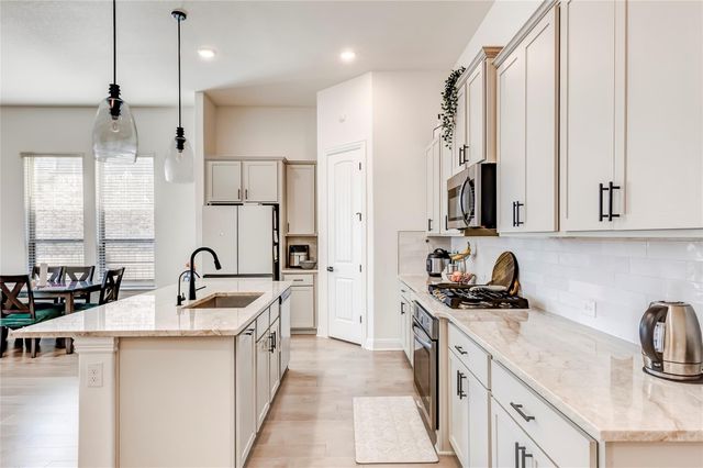 2824 Stone Branch DR, Leander, TX 78641