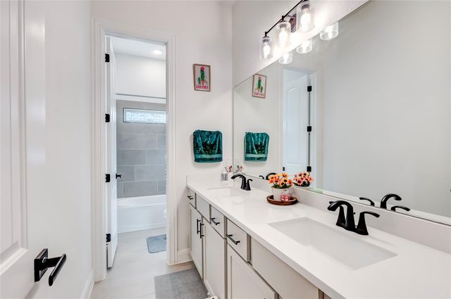 2824 Stone Branch DR, Leander, TX 78641