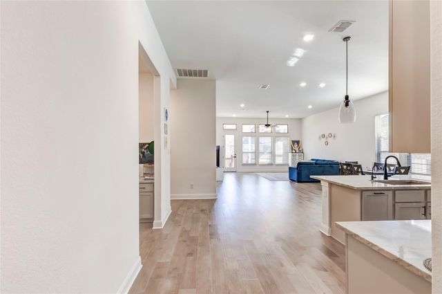 2824 Stone Branch DR, Leander, TX 78641