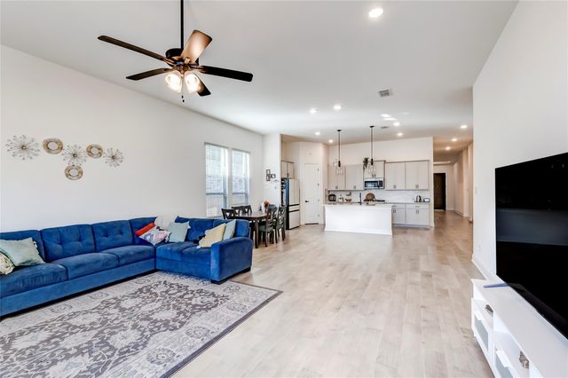 2824 Stone Branch DR, Leander, TX 78641