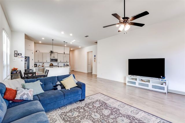 2824 Stone Branch DR, Leander, TX 78641