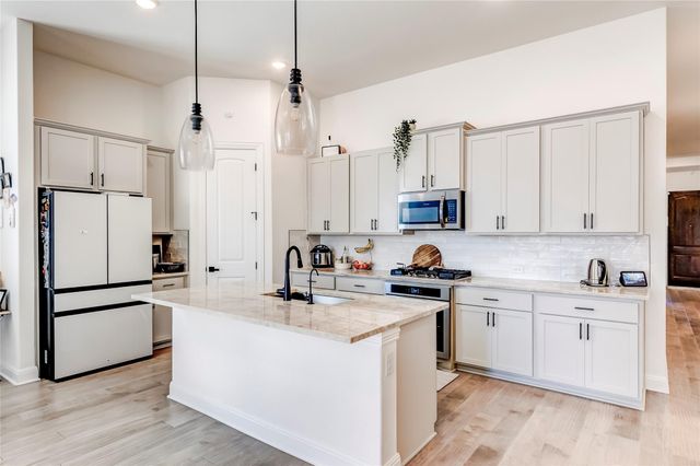 2824 Stone Branch DR, Leander, TX 78641