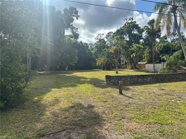 2948 Garden ST, North Fort Myers, FL 33917