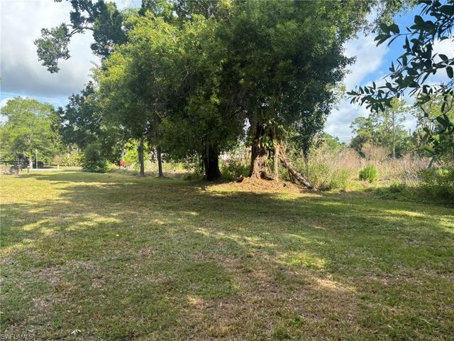 2948 Garden ST, North Fort Myers, FL 33917