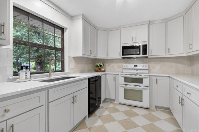 334 Alanbrook, Sherwood, AR 72120