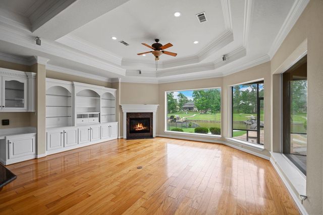 11520 Grandview Drive, Montgomery, TX 77356