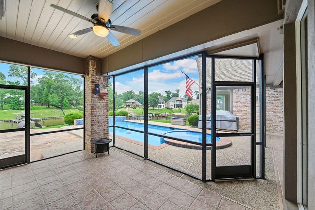 11520 Grandview Drive, Montgomery, TX 77356