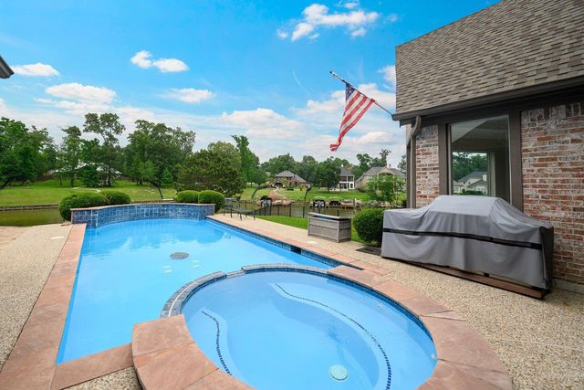 11520 Grandview Drive, Montgomery, TX 77356