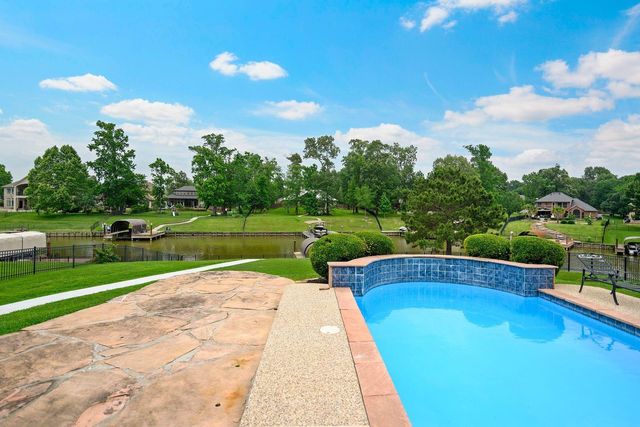 11520 Grandview Drive, Montgomery, TX 77356