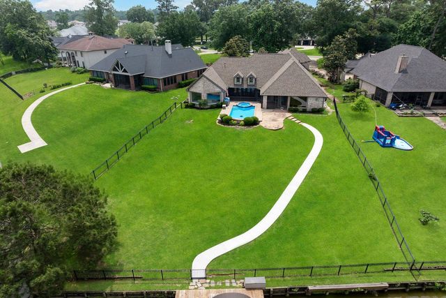 11520 Grandview Drive, Montgomery, TX 77356