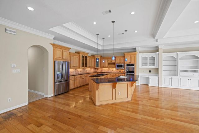 11520 Grandview Drive, Montgomery, TX 77356