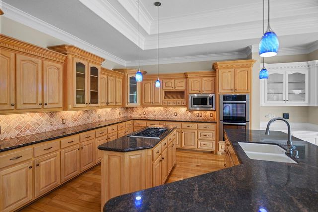 11520 Grandview Drive, Montgomery, TX 77356