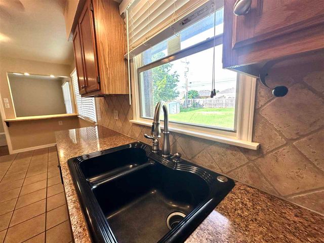 1606 NW 27th Street, Lawton, OK 73505