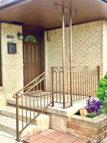 1606 NW 27th Street, Lawton, OK 73505