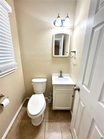 1606 NW 27th Street, Lawton, OK 73505