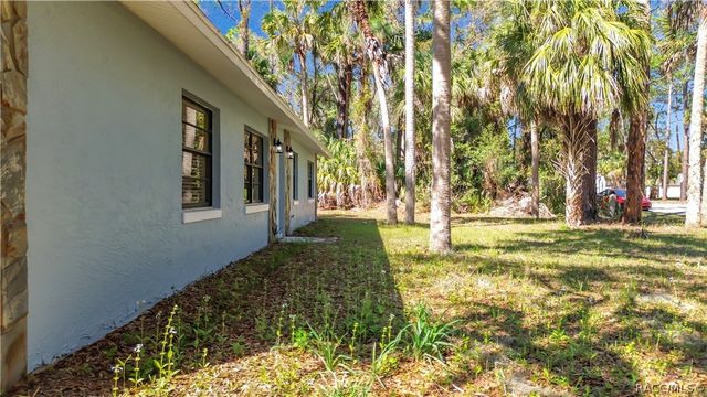 416 N Hourglass Terrace, Crystal River, FL 34429