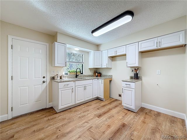 416 N Hourglass Terrace, Crystal River, FL 34429