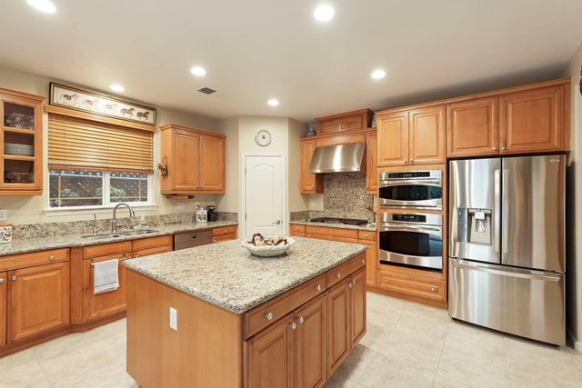 145 N Hancock Park Dr, Mountain House, CA 95391