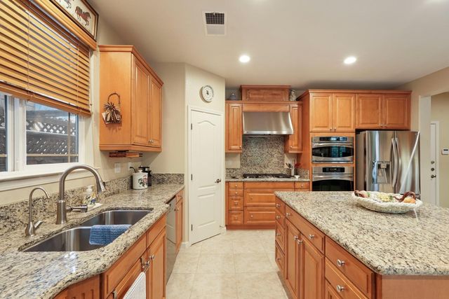 145 N Hancock Park Dr, Mountain House, CA 95391