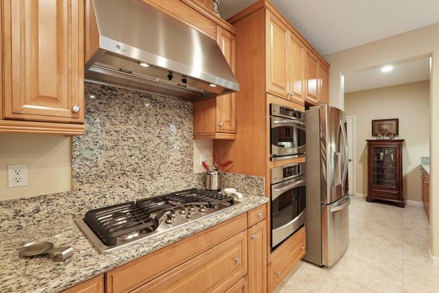 145 N Hancock Park Dr, Mountain House, CA 95391