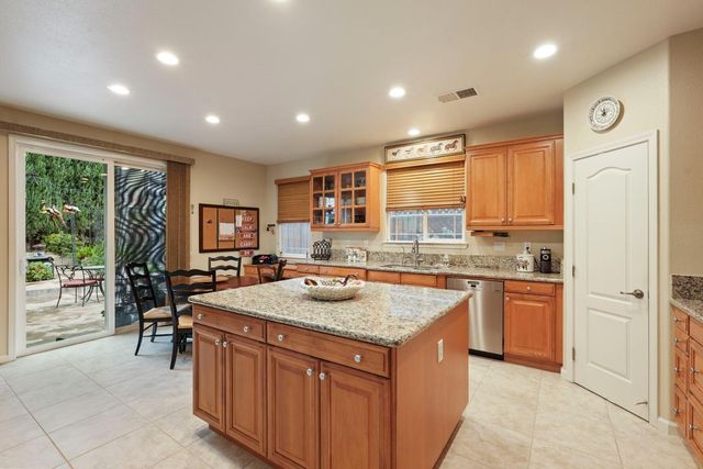 145 N Hancock Park Dr, Mountain House, CA 95391