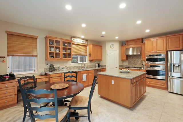 145 N Hancock Park Dr, Mountain House, CA 95391