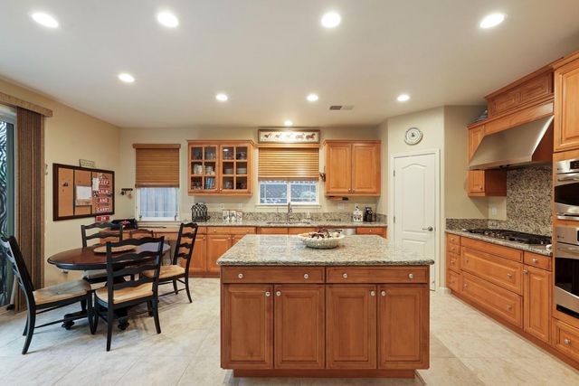 145 N Hancock Park Dr, Mountain House, CA 95391