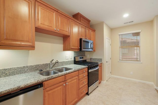 145 N Hancock Park Dr, Mountain House, CA 95391