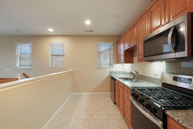 145 N Hancock Park Dr, Mountain House, CA 95391