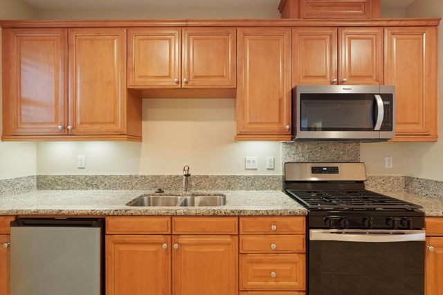 145 N Hancock Park Dr, Mountain House, CA 95391