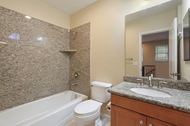 145 N Hancock Park Dr, Mountain House, CA 95391