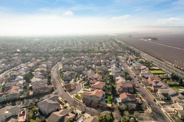 145 N Hancock Park Dr, Mountain House, CA 95391