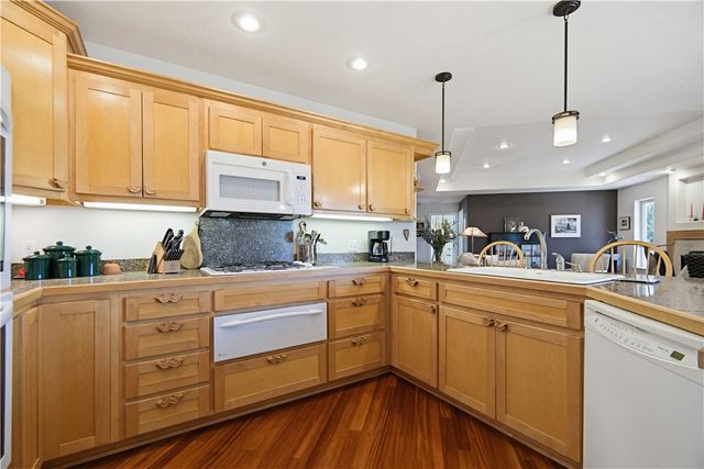 2 Quail-Run Drive, Holiday Island, AR 72631