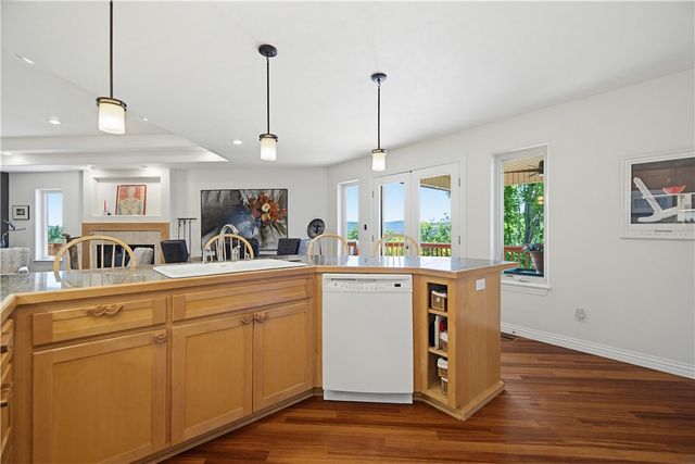 2 Quail-Run Drive, Holiday Island, AR 72631